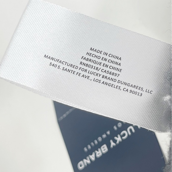 Lucky Brand Charcoal Gray Fringe Scarf NWT - Picture 6 of 8